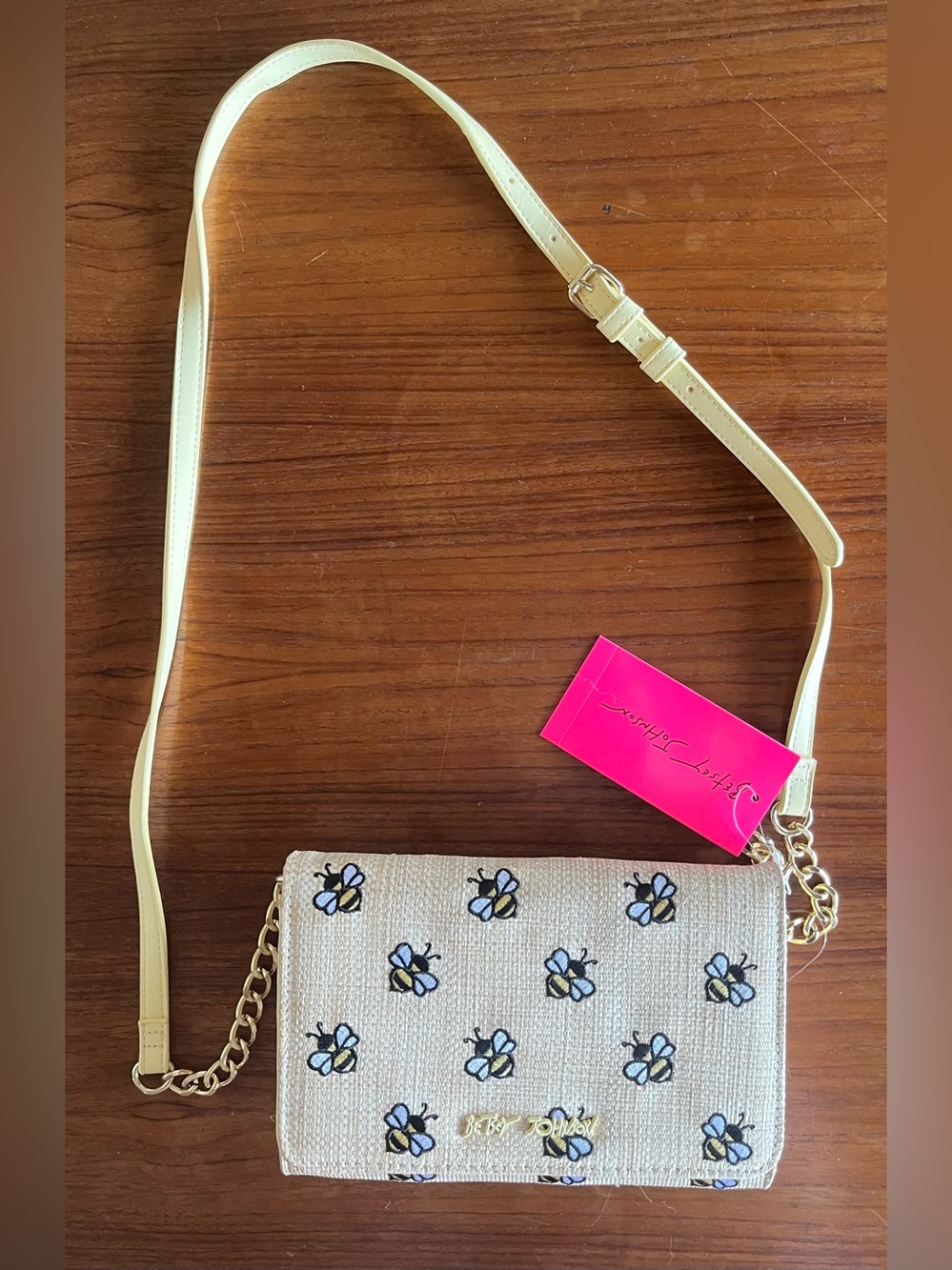 🐝▪️Betsey Johnson ▪️Beige Straw  Bee Embroidered Print  Crossbody Bag